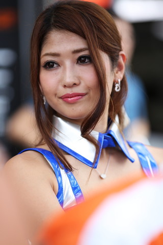 決勝日ピットウォーク: レースクイーン