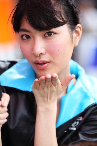 決勝日ピットウォーク: レースクイーン