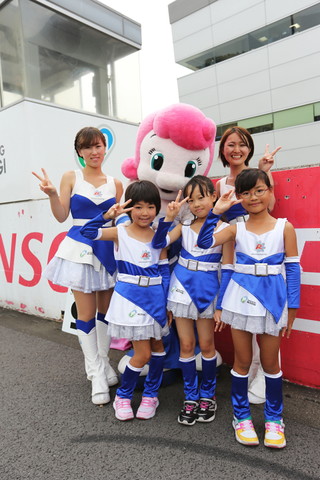 スターティンググリッド: チララちゃんとちびっこレースクイーン