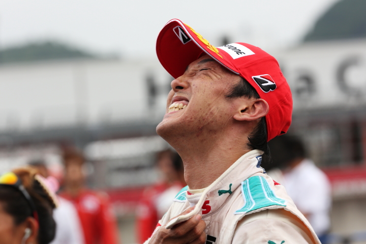 決勝レース: 優勝した喜びの中嶋一貴（PETRONAS TEAM TOM’S）