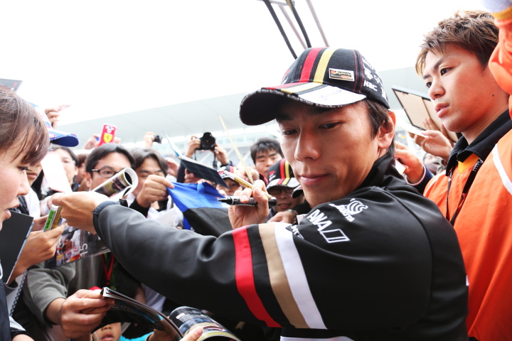 ピットウォーク: 佐藤琢磨（TEAM 無限）