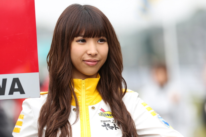 決勝レース1: レースクイーン