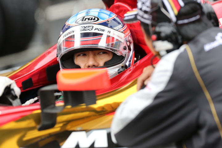 決勝レース1: レースクイーン