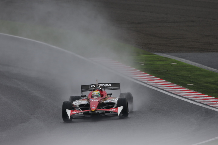 決勝レース1: 山本尚貴（TEAM 無限）