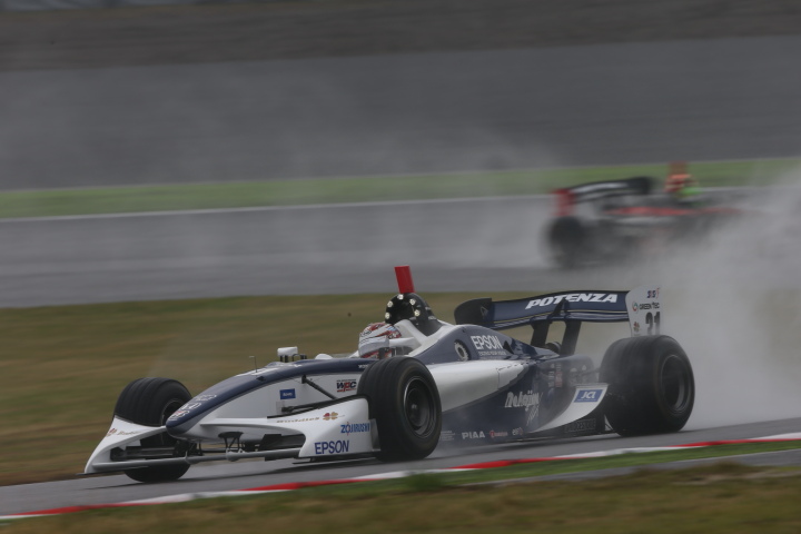 決勝レース1: 中嶋大祐（NAKAJIMA RACING）