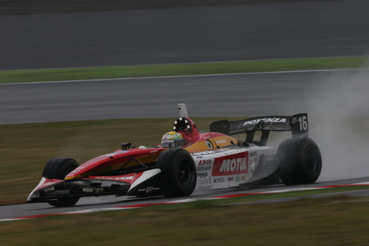 決勝レース1: 山本尚貴（TEAM 無限）