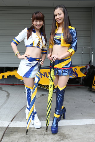 ピットウォーク: レースクイーン