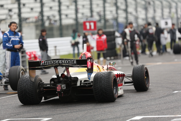 決勝レース2: 山本尚貴（TEAM 無限）