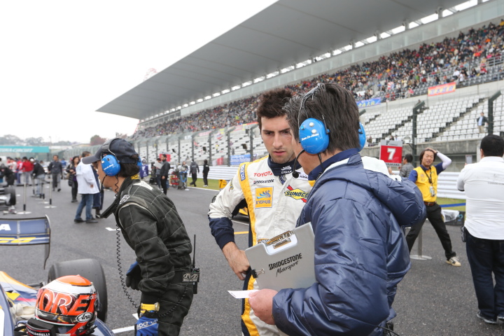 決勝レース2: アンドレア・カルダレッリ（KYGNUS SUNOCO Team LeMans）