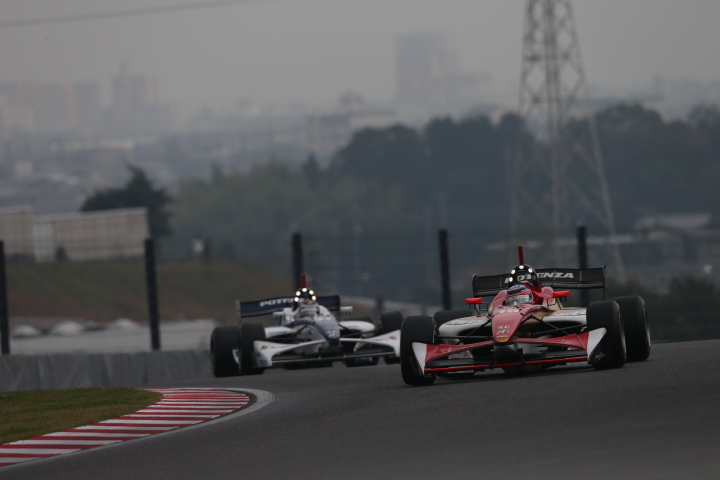 決勝レース2: 佐藤琢磨（TEAM 無限）