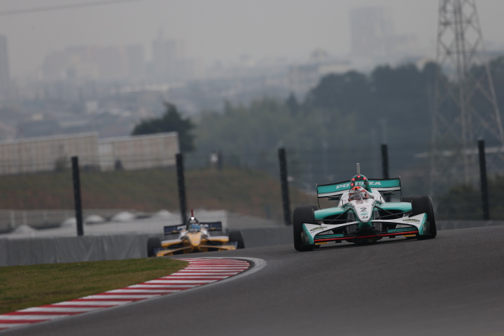 決勝レース2: ジェームス・ロシター（PETRONAS TEAM TOM’S）
