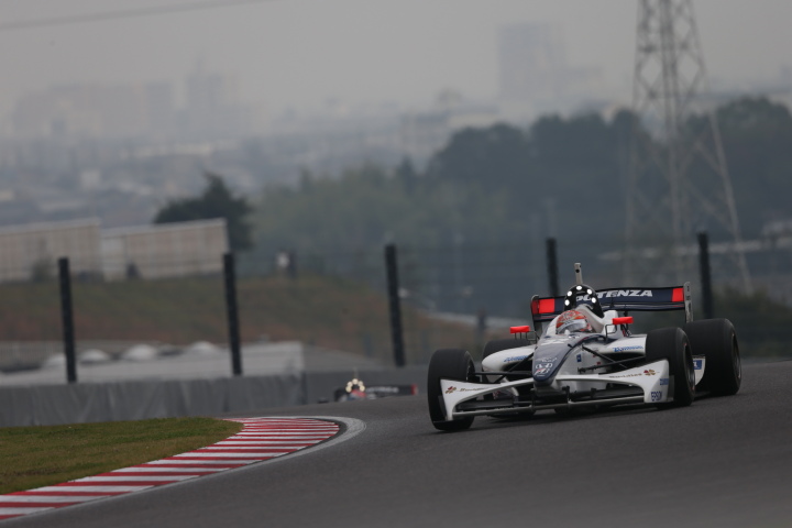 決勝レース2: 小暮卓史（NAKAJIMA RACING）