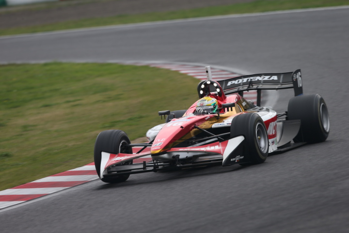 決勝レース2: 山本尚貴（TEAM 無限）