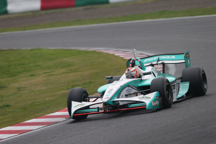 決勝レース2: ジェームス・ロシター（PETRONAS TEAM TOM’S）