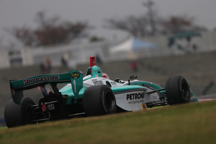 決勝レース2: 中嶋一貴（PETRONAS TEAM TOM’S）