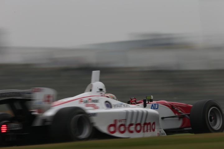 決勝レース2: 武藤英紀（DOCOMO TEAM DANDELION RACING）