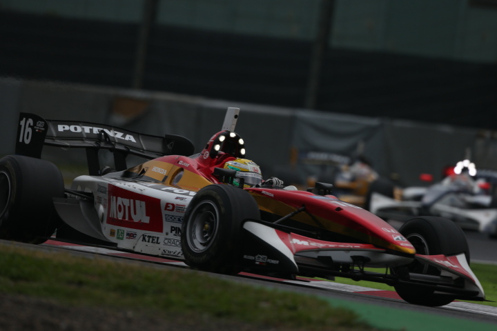 決勝レース2: 山本尚貴（TEAM 無限）