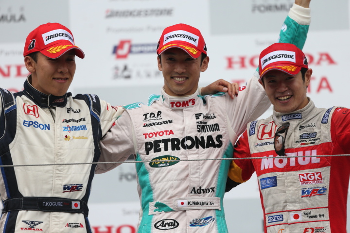 決勝レース2: 優勝中嶋一貴、2位小暮卓史、3位山本尚貴