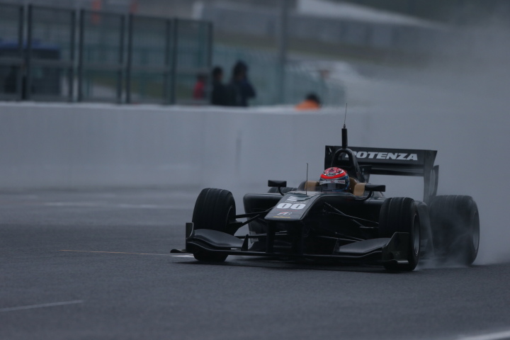 デモラン: 来シーズンより採用されるSF14のデモランが行われた