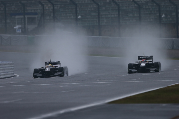 デモラン: 来シーズンより採用されるSF14のデモランが行われた