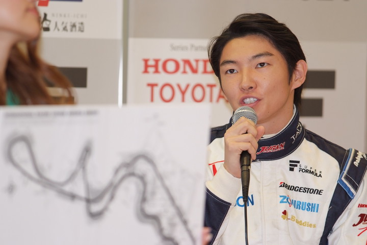 スマイル・キッズ at アピタ精華台店: ドライバートークショー