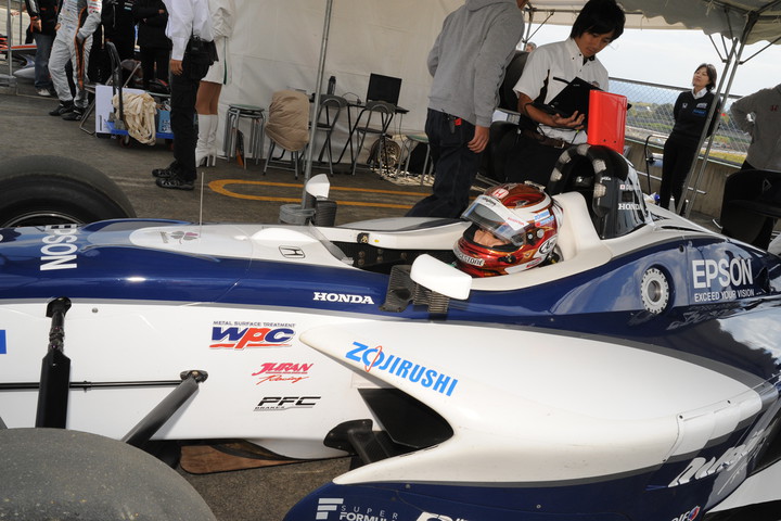 スマイル・キッズ at アピタ精華台店: スーパーフォーミュラデモラン