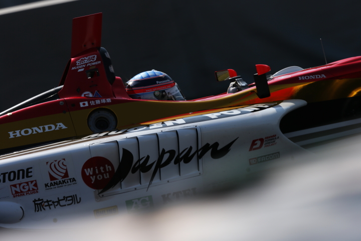 佐藤琢磨（TEAM 無限）