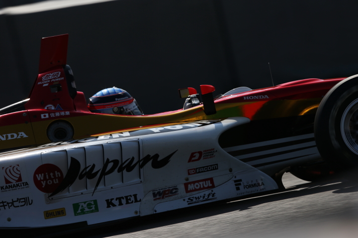 佐藤琢磨（TEAM 無限）