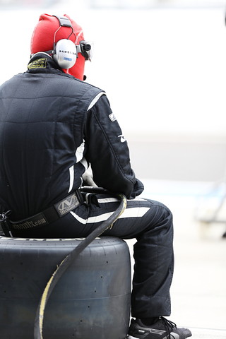 KONDO RACINGのタイヤ交換クルー