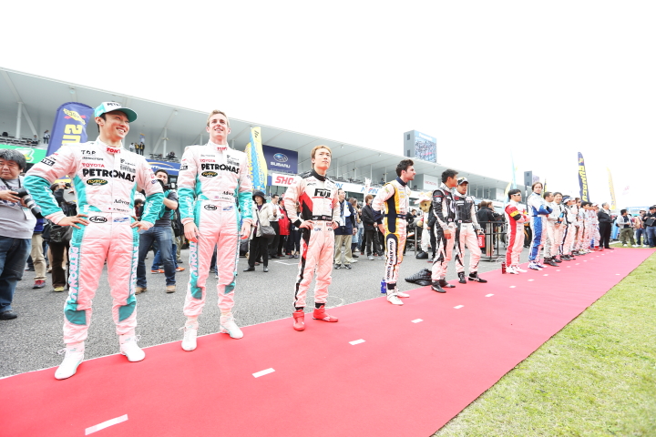 勢揃いしたスーパーフォーミュラドライバーたち