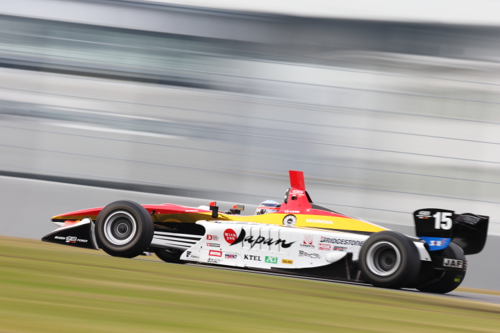 佐藤琢磨（TEAM 無限）