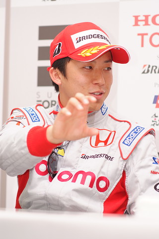 公式予選記者会見: ポールポジションの伊沢拓也（ダンディライアン）