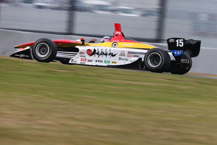 スポット参戦の佐藤琢磨（無限）は痛恨のペナルティで15位