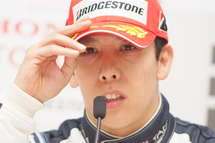 決勝記者会見: 3位の小暮卓史（ナカジマ）