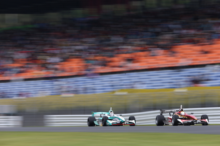 山本尚貴（TEAM 無限） vs アンドレ・ロッテラー（PETRONAS TEAM TOM’S）