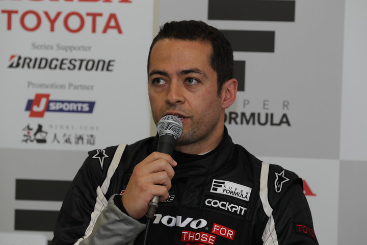 公式予選記者会見: 予選2位のジョアオ・パオロ・デ・オリベイラ（インパル）