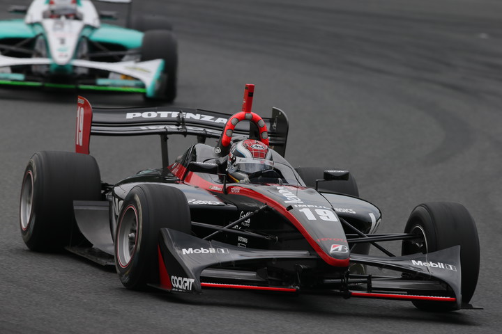 フリー走行1回目: 3位はジョアオ・パオロ・デ・オリベイラ（インパル）