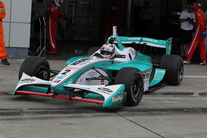 フリー走行2回目: トップタイムのアンドレ・ロッテラー（トムス）