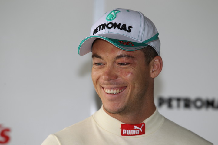 フリー走行2回目: トップタイムのアンドレ・ロッテラー（トムス）