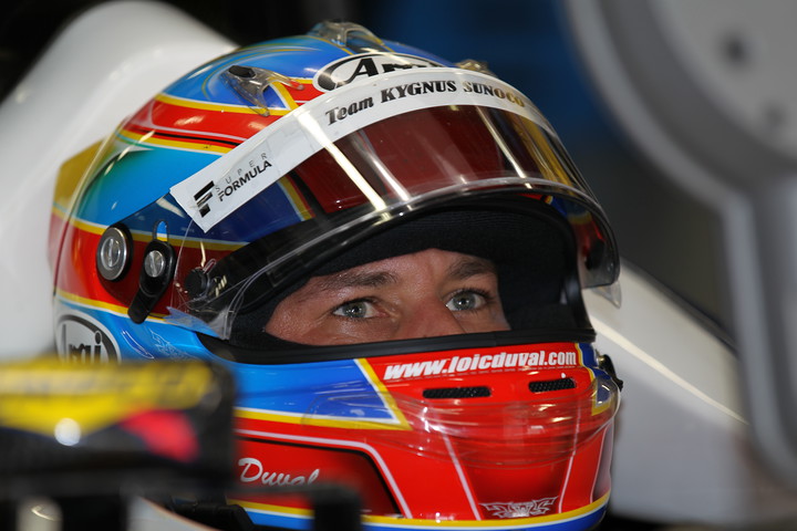 ノックアウト予選: ポールポジションのロイック・デュバル（ルマン）