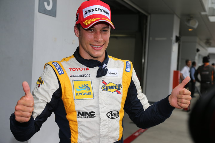 ノックアウト予選: ポールポジションのロイック・デュバル（ルマン）