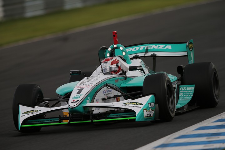 優勝は中嶋一貴（トムス）