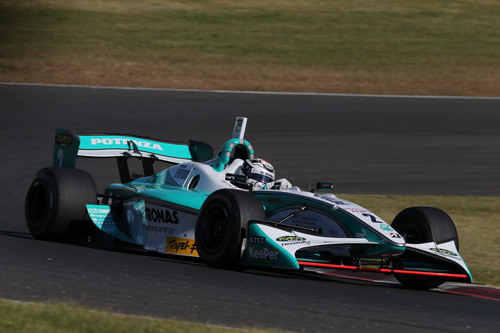 フリー走行1回目: 2位はアンドレ・ロッテラー（トムス）