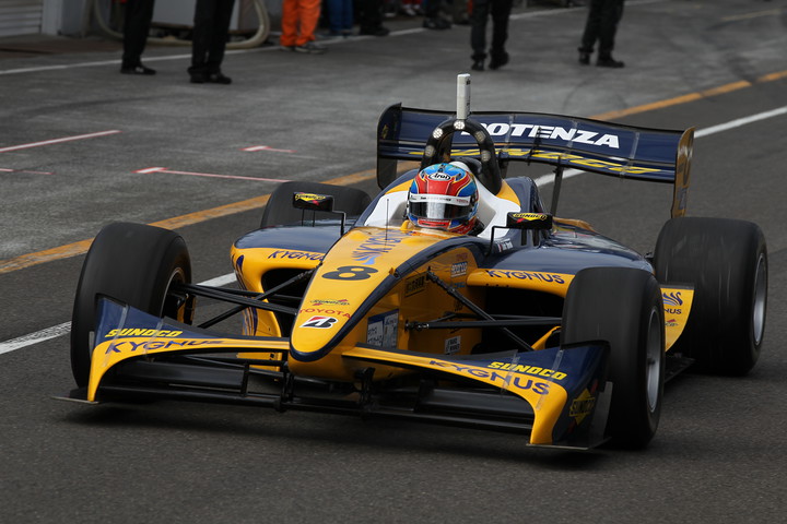 フリー走行2回目: トップタイムはロイック・デュバル（ルマン）