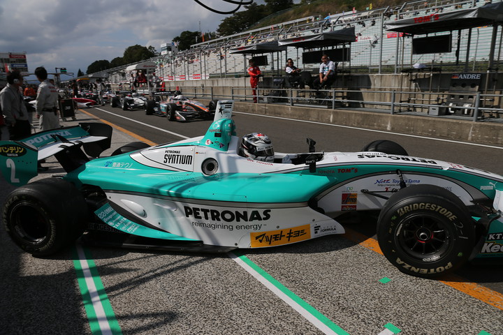 公式予選: ノックアウト予選に出撃するアンドレ・ロッテラー（トムス）