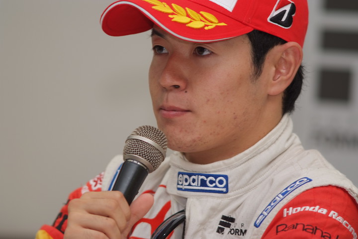 公式予選記者会見: 2位の山本尚貴（無限）