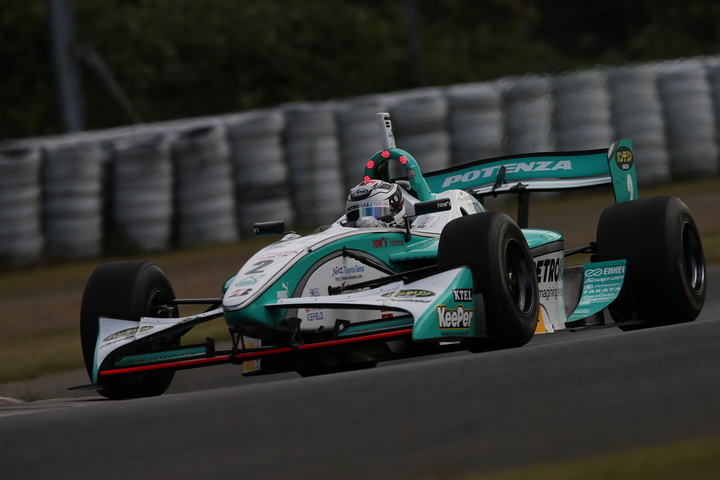 決勝2位はアンドレ・ロッテラー（トムス）