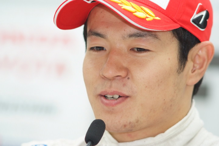 第1レース決勝記者会見: 優勝の山本尚貴（無限）