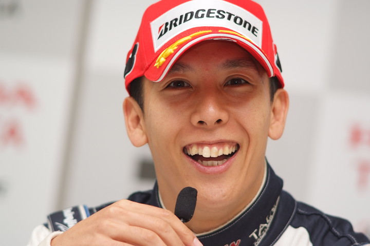 第2レース決勝: 2位の小暮卓史（ナカジマ）