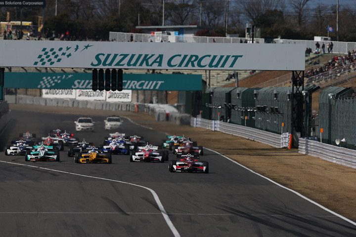 3周に短縮された決勝レースがスタート